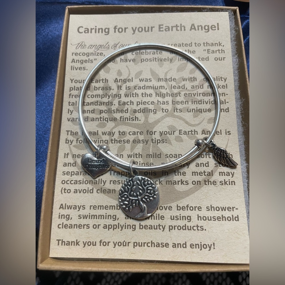 Granddaughter Hero I love you xoxo Silver Charm Bracelet Heart and Tree Pendants